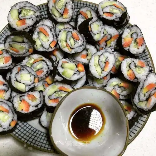 紫菜包饭的做法紫菜包饭怎么做蜜糖草htqlts的菜谱