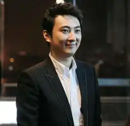 王思聪在日本被网友偶遇,身边不缺女伴,活得依然潇洒