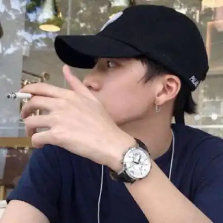 低调一点的高逼格微信头像男生