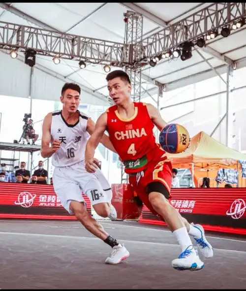 中国三人篮球和五人篮球,中间若隐若现的一条沟