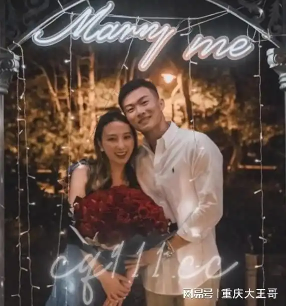 赌王女儿何超云晒分享多张庆生合影妈妈未婚夫等开心露面