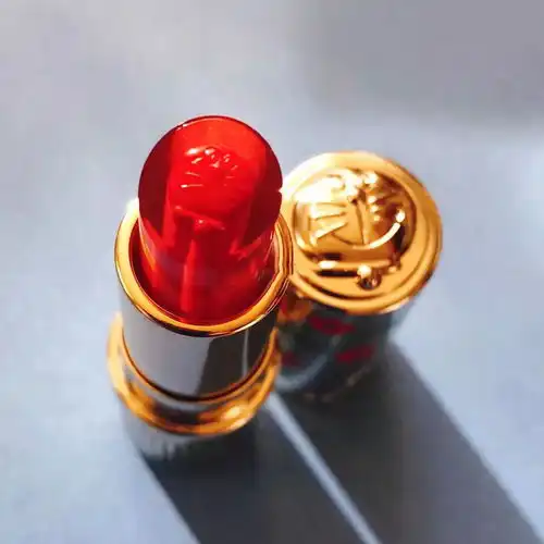 卡通联名款彩妆都是魔鬼吗全都好看到丧心病狂