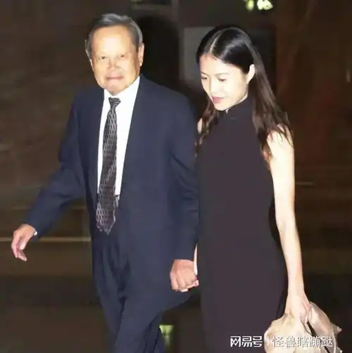 杨振宁振宁自曝遗嘱内容原来,他早已看清翁帆的真实嘴脸