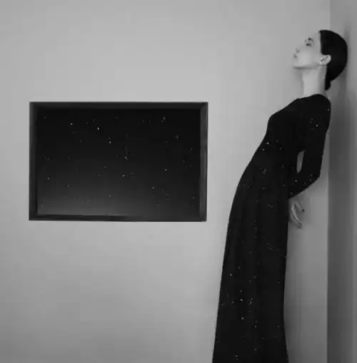 匈牙利摄影师noells.oszvald惊艳的黑白概念摄影作品