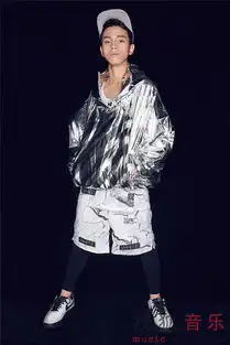 嘻哈小正太梁国豪潮流写真曝光引领00后新潮流