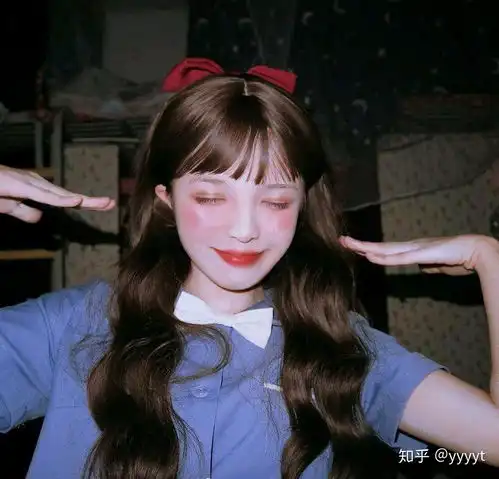 有哪些好看的学院风头像少女