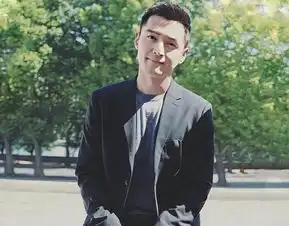胡歌化身大忽悠,花式碰瓷,为攀登者宣传太卖力
