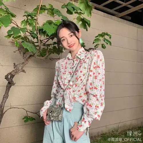 优雅御姐刘诗诗撞衫文艺少女周洁琼,小孩子才做选择,我全都爱
