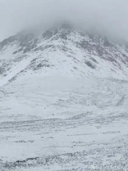 甘肃这里下雪了,今年早得有点猝不及防......多图视频