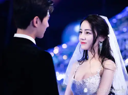 演员扮演员,梅艳芳扬名立万票房大卖,迪丽热巴更加成功