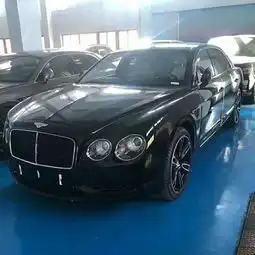 18款全新宾利飞驰v8s卓越性能舒适驾驶