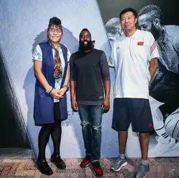 和2米06郑海霞结婚什么感受老公直言太高了,真的够不到