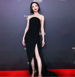娜扎热巴红毯拼身材,刘诗诗优雅大方,蔡徐坤金发抢镜气场很高冷