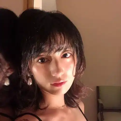 baby爱买6元袜子,宋祖儿爱买螺蛳粉,而月入百万的网红,购物车里竟是这