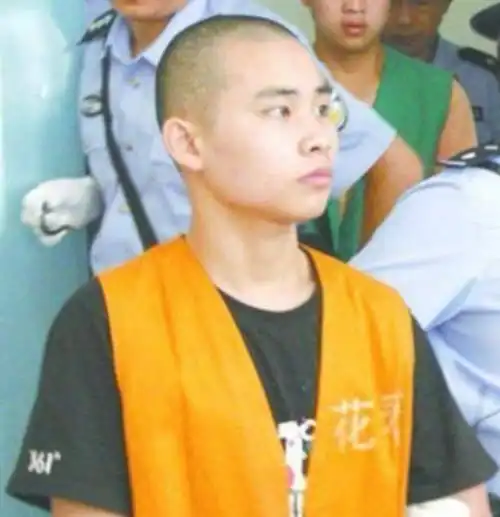 丧心病狂的17岁少年史上最小的a级通缉犯,最终得到应有的下场