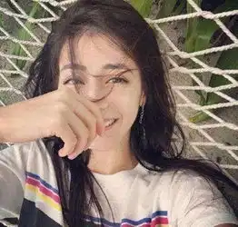 迪丽热巴和赵丽颖对比,最好看的女生都有这么几个特点你有吗