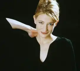 美胸美背还能攻,这样的女人绝了