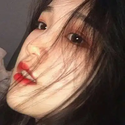 红唇漂亮女生头像