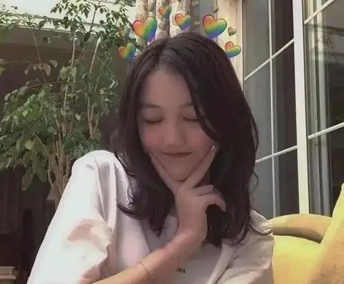 14岁李嫣现状令人担忧父亲忙着谈恋爱,女儿穿短裙露香肩