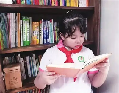 崇明报数字报刊平台新时代青春正能量好少年树立好榜样