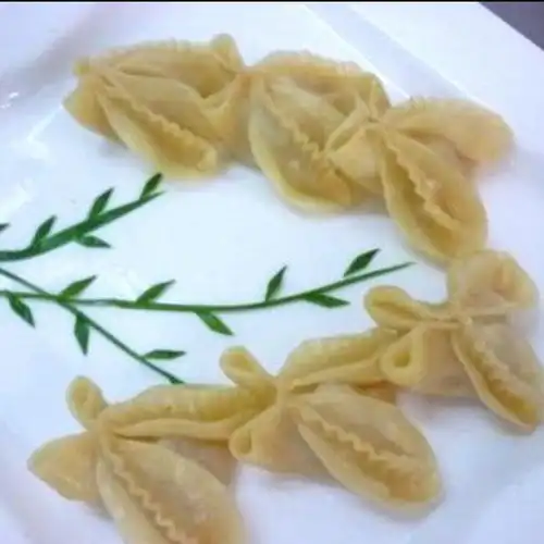 蝴蝶蒸饺菠菜鸡蛋