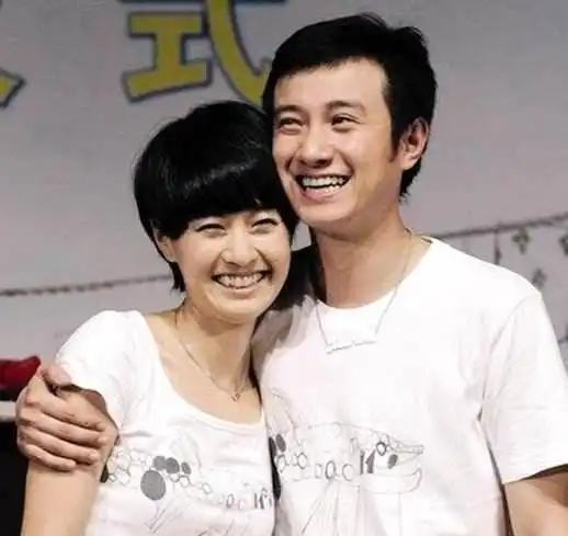 文章被传离婚后陪女儿参加舞蹈比赛,爆料者已改名,微博已删除
