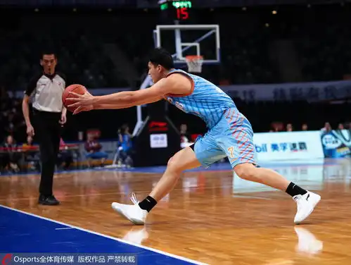 组图新疆客场战深圳西热力江强行突破显霸气