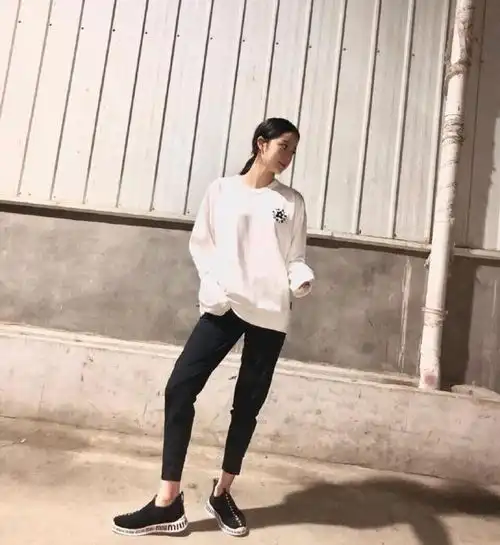 欧阳娜娜伯克利上学私服合集来了三个穿衣特点,学到就是赚到