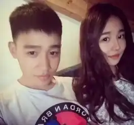 一周增粉400w的抖音新晋女神整容前照片揭底十三岁开始整容
