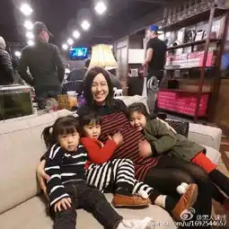 黑人范玮琪首晒全家福大小熊猫取名璿飞璿翔七
