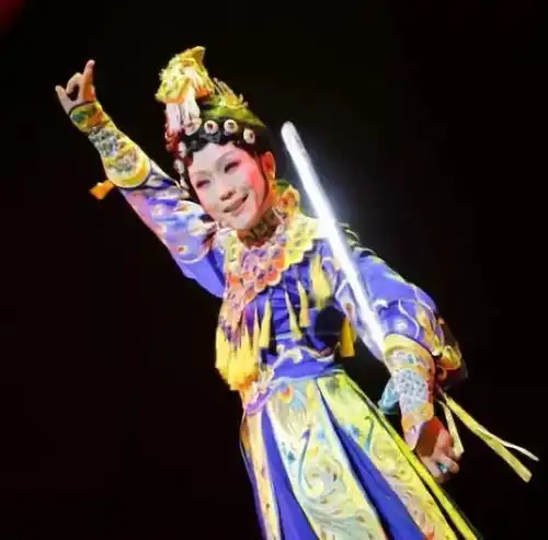 崆峒古镇年货大集小年夜隆重开市