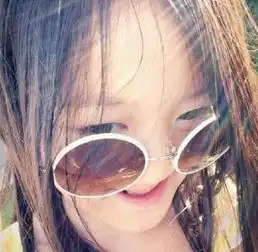 李嫣晒自拍走红网络账号李嫣儿super嫣儿遭扒曾为窦靖童手撕网友涉及赵薇