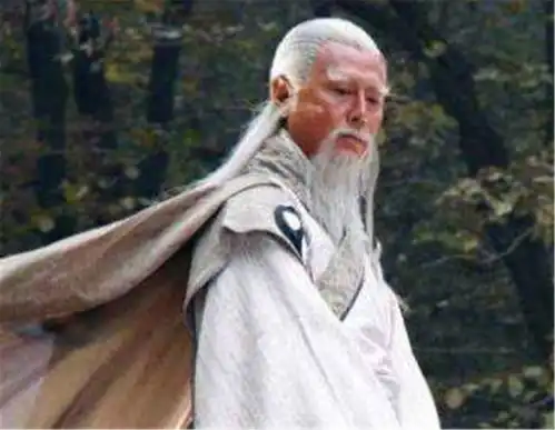 他是鸿钧座下弟子,公然叫板元始天尊,自己最强法宝都给了姜子牙