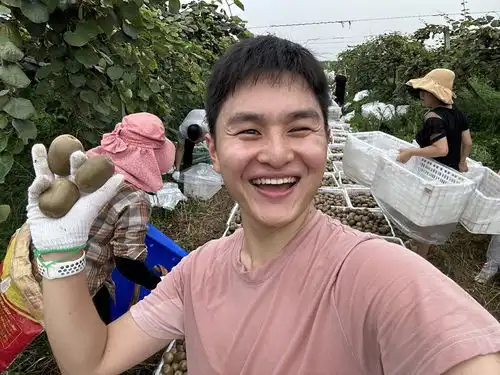 什么样的青春最动人他们的答案是奋斗