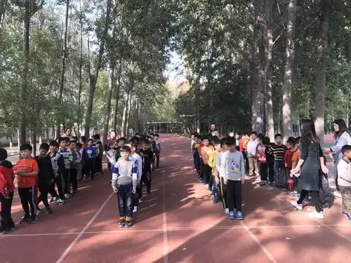 中牟县外国语小学初级部阳光少年花样接力