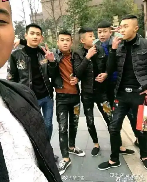 现在的抖音快手的网红歌曲和非主流时期的网络歌手歌曲有什么区别