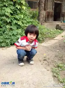 kimi近照黑胖似石头费曼戴大檐帽撞脸贝儿
