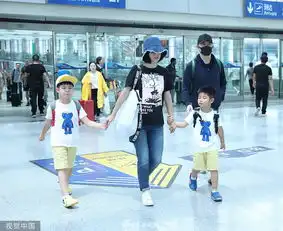 沙溢胡可全家出动满屏度假风