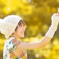 求带阳光的唯美意境女生头像