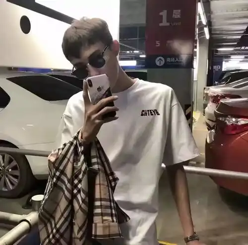 如何让12星座男越来越爱你对天秤忽冷忽热,调动射手的兴趣